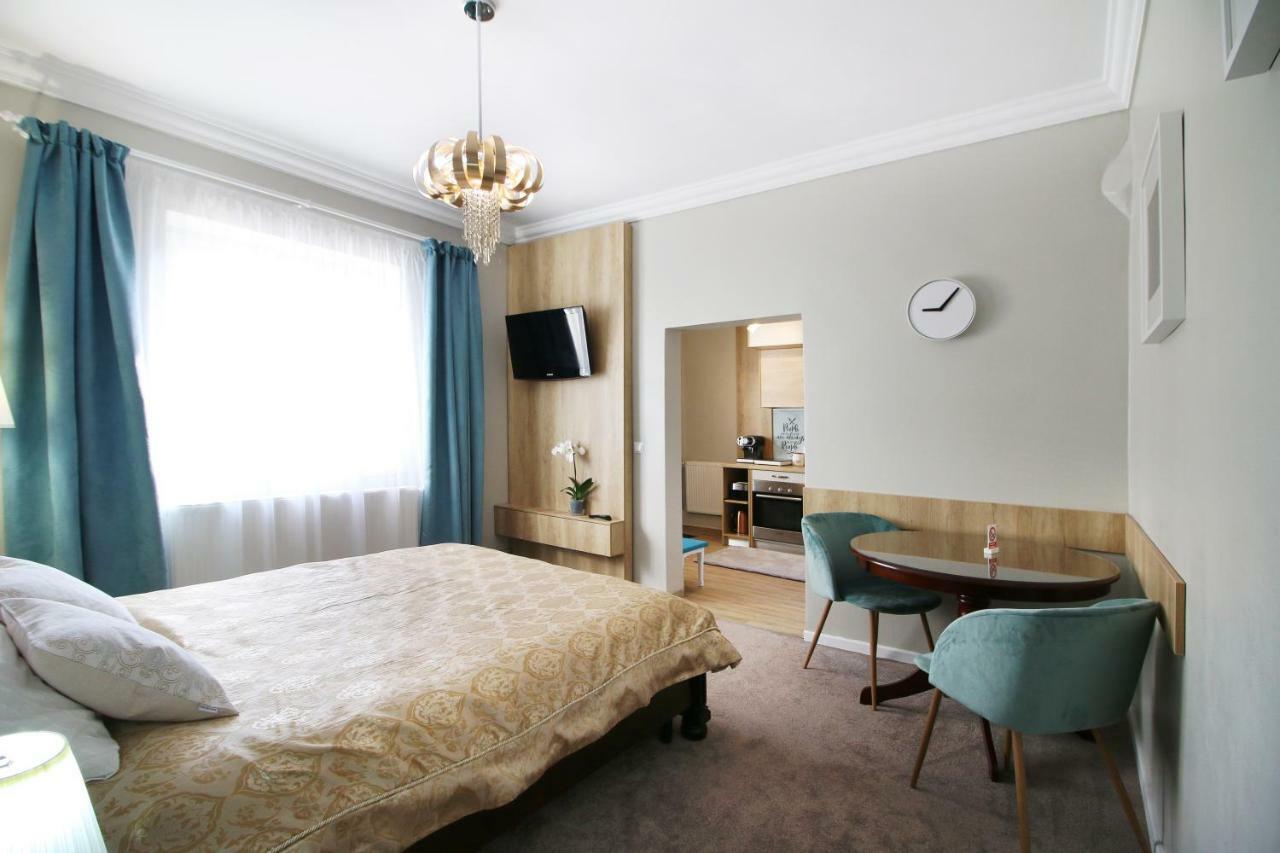 Little House Apartment Sibiu Bagian luar foto